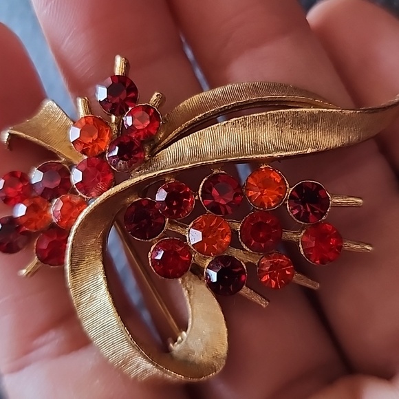 VTG Gold and Red Floral Brooch - Picture 6 of 8